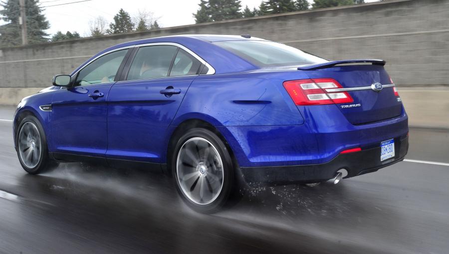  Ford Taurus SHO 2013 года  (фото 42 из 56)